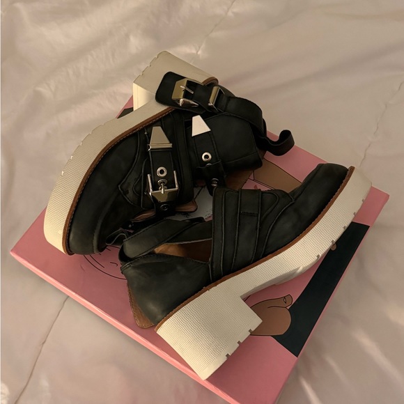 Jeffrey Campbell Coltrane Boots in Size UK4/US W6.5/EU 37 in Black w/ White Sole - Picture 6 of 15